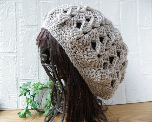 模様編みが可愛いすっぽりベレー帽♪　手編み　毛糸　ベージュ