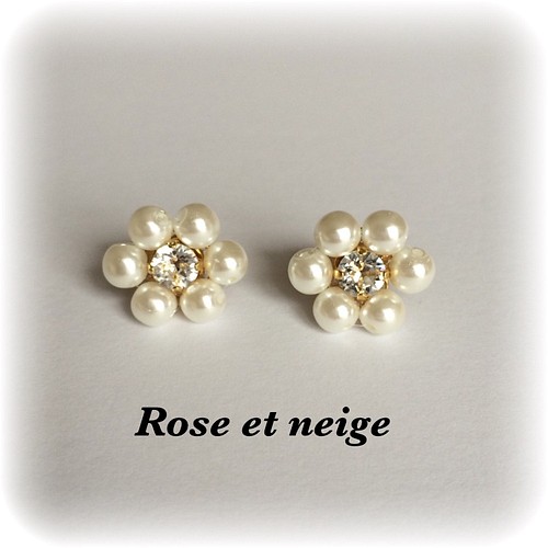 ビジューデイジーピアス/クリスタル ピアス（スタッド・一粒） rose et