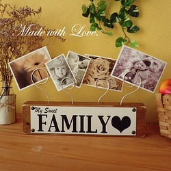 【FAMILY/ワイヤーフォトスタンド】アンティーク/木製写真たて 1枚目の画像