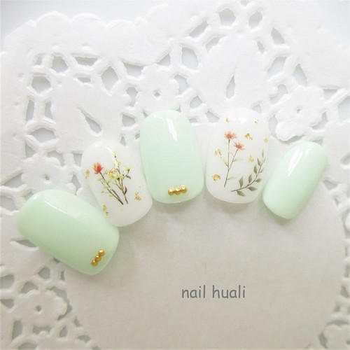 ミントグリーン ボタニカルフラワー ネイルチップ ネイルチップ ネイルシール Nail Huali 通販 Creema クリーマ ハンドメイド 手作り クラフト作品の販売サイト