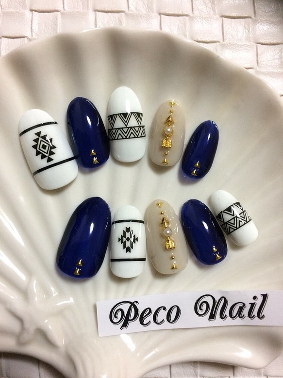 オルテガ柄 ネイビー ネイルチップ ネイルチップ ネイルシール Peco Nail 通販 Creema クリーマ ハンドメイド 手作り クラフト作品の販売サイト