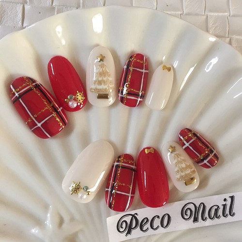 赤チェック ツリー ネイルチップ ネイルチップ ネイルシール Peco Nail 通販 Creema クリーマ ハンドメイド 手作り クラフト作品の販売サイト