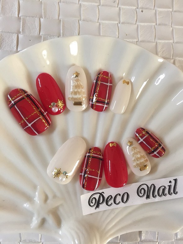 赤チェック ツリー ネイルチップ ネイルチップ ネイルシール Peco Nail 通販 Creema クリーマ ハンドメイド 手作り クラフト作品の販売サイト