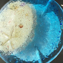 ブルーシー白砂のスターフィッシュ 波紋ガラスサイドテーブル丸 〜Minamo〜 1枚目の画像