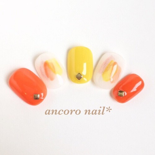 ビタミンカラーの塗りかけネイル ネイルチップ（つけ爪） ancoro nail