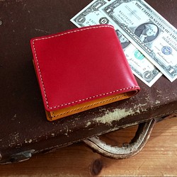 【期間限定セール】ツートンカラーの2つ折り財布（レッド×イエロー）　本革・レザー・祝い・ギフト・プレゼント 1枚目の画像