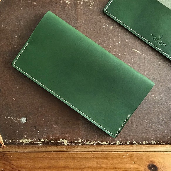 【SALE品】キャッシュレス時代に適した、短い長財布【グリーン】 1枚目の画像