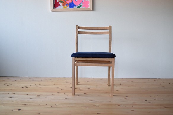 モダンな椅子 1枚目の画像