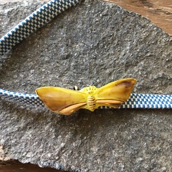 チェコガラスの帯留め  黄色い蝶 1枚目の画像