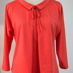 リボン大好き小さい衿付きTシャツ（レッドオレンジ） 1枚目の画像