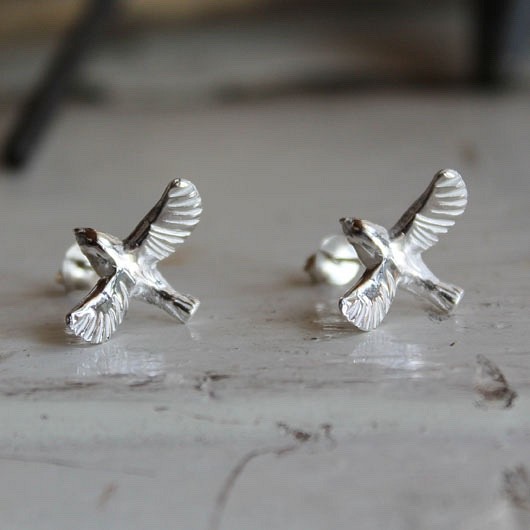純銀sv925飛翔小鳥造型耳環 第1張的照片