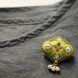 春よ来い！ソウタシエぷちブローチ＜ミモザ＞/ソウタシエ刺繍/soutache