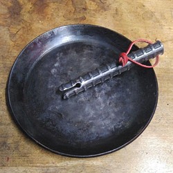 3.2mm厚 丸い形の 鉄フライパン ソロキャンプ ブッシュクラフト 調理 