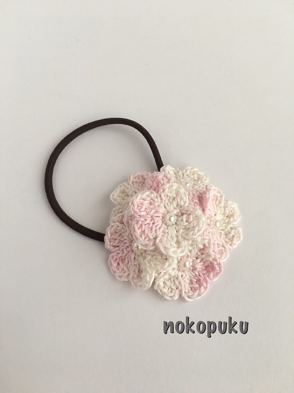 編み小花のヘアゴム ピンクミックス 1枚目の画像