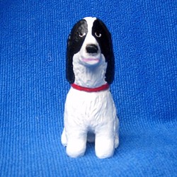 イングリッシュ・スプリンガー・スパニエル（W/B）粘土素材／犬人形 1枚目の画像