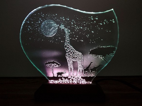 月ウサギとキリンのガラスエッチングパネル・LEDスタンドセット（ランプ・ライト・照明） 1枚目の画像