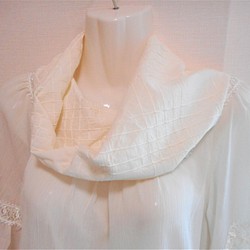 ラスト1☆コットンスヌード（ねじり一重 オフホワイト ピンタック）スカーフ・付け衿感覚で 1枚目の画像