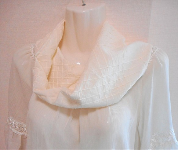 ラスト1☆コットンスヌード（ねじり一重 オフホワイト ピンタック）スカーフ・付け衿感覚で 1枚目の画像