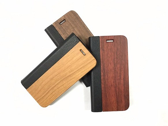 【新品未使用・名入れ可能】木製手帳型iPhone7,8 Plusケース 1枚目の画像