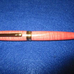 ピンクアイボリー　縮杢　回転式ヨーロピアンボールペン　希少材　　 1枚目の画像