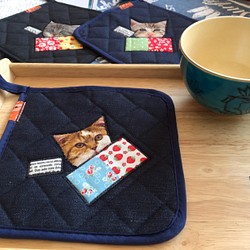 セール☆インディゴデニム/おしゃべり猫ちゃん５兄弟テーブルプチマットインテリア雑貨 1枚目の画像