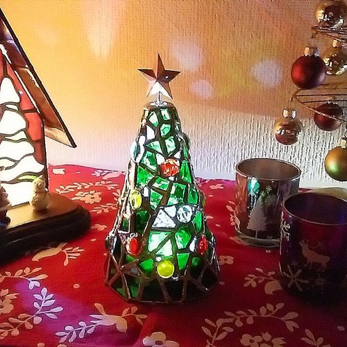ガラスのクリスマスツリー Ledライト付き 再販 照明 ライト ランプ ジャスミン 通販 Creema クリーマ ハンドメイド 手作り クラフト作品の販売サイト