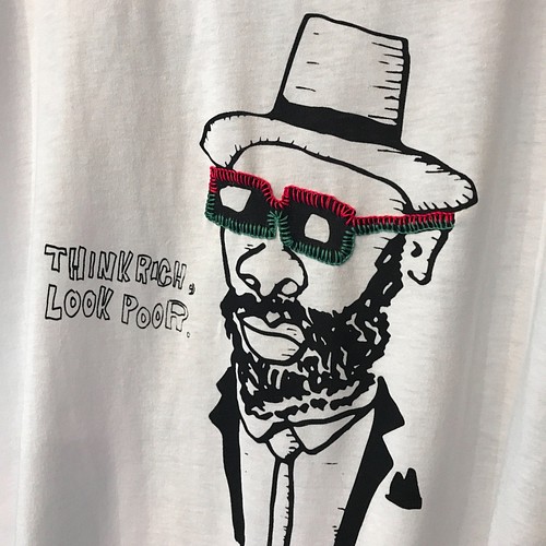 Think Rich Look Poor オリジナルイラスト レディースワイド 手刺繍 Tシャツ Tシャツ カットソー プリーザーストア 通販 Creema クリーマ ハンドメイド 手作り クラフト作品の販売サイト