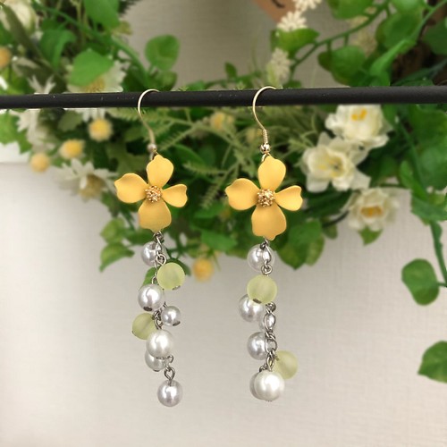 夏 お花 パール 可愛い元気になるピアス イヤリング ピアス Ne Porte Pas A U O 通販 Creema クリーマ ハンドメイド 手作り クラフト作品の販売サイト