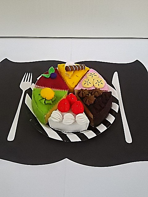 再販３！フェルトままごと☆ケーキ屋さんごっこ遊び♪6種類のカットケーキ！ 1枚目の画像