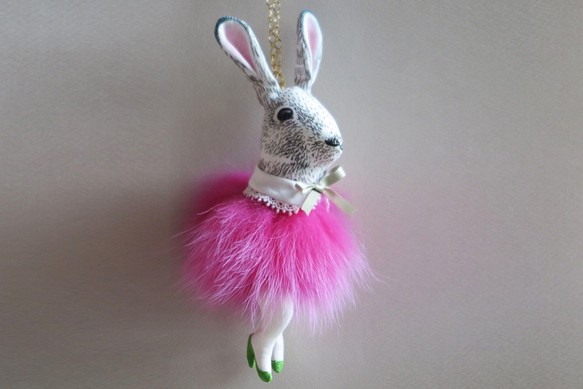 兔子魅力 - 粉紅色 第1張的照片
