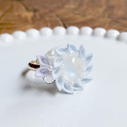 つまみ細工 幻想花の指輪 レインボームーンストーン 1枚目の画像