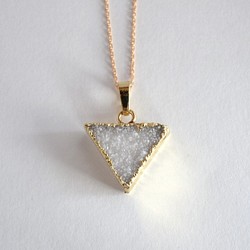 STONE Drusy necklace triangle 第1張的照片