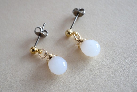 GLASS Larme pierced earrings/ear clips Snow white 第1張的照片