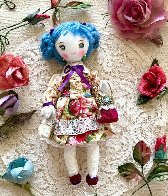 ハンドメイドドール 人形 ミニドール ブルーの髪の女の子 人形 のんびり猫 通販 Creema クリーマ ハンドメイド 手作り クラフト作品の販売サイト