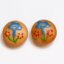 ＜2コセット＞お花柄の木製ヴィンテージボタン 1枚目の画像