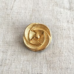 ゴールド薔薇モチーフのヴィンテージガラスボタン(21mm) 1枚目の画像