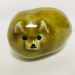 握り犬の置物 黄瀬戸釉 陶器 1枚目の画像