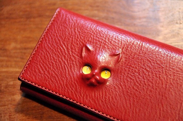 赤猫の長財布（内装：黒）　約232g　猫目選べます♪　 1枚目の画像