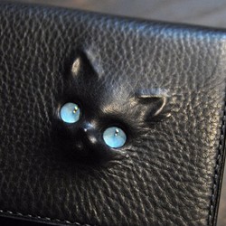 黒猫の長財布  （内装：ダークグレー／ディープパープル）約244ｇ  猫目選べます♪ 1枚目の画像