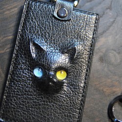 黒猫のパスケースB （キーリングス・ロングストラップ付）約63ｇ  猫目選べます♪ 1枚目の画像