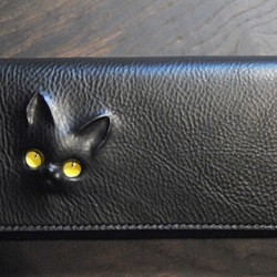黒猫の長財布（表革：VACCHETTA800、仮セット猫目：イエローeyes）約211ｇ 猫目選べます♪ 1枚目の画像