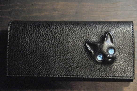 黒猫の長財布（表革：VACCHETTA800、仮セット猫目：ブルーeyes）約253ｇ 猫目選べます♪ 1枚目の画像