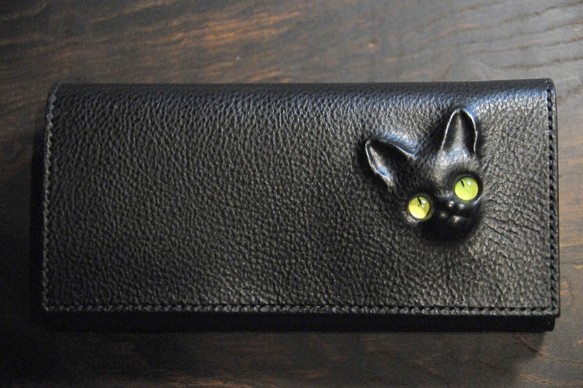 黒猫の長財布（表革：VACCHETTA800、仮セット猫目：ピスタチオ・グリーンeyes）約250ｇ 猫目選べます♪ 1枚目の画像