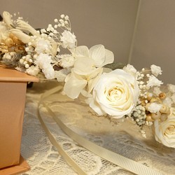 バラと小花の花冠（白）受注製作 1枚目の画像