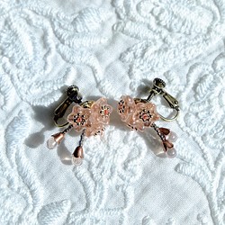 小さな桜のイヤリング　LE-039 1枚目の画像