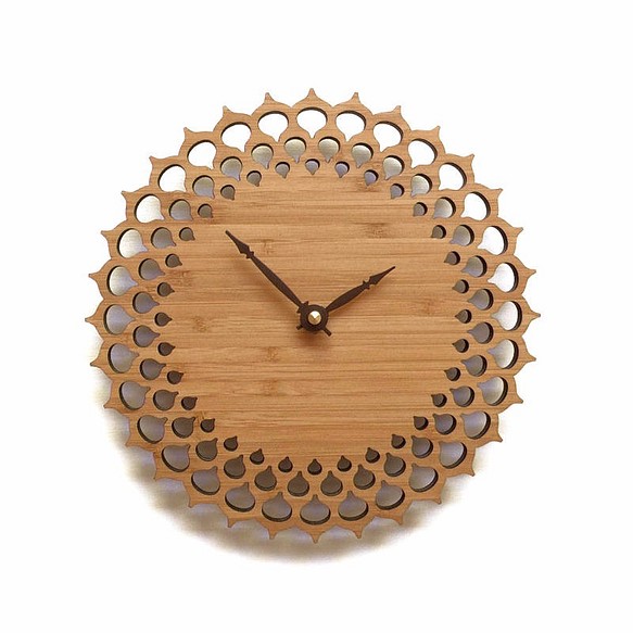 lace wooden wall clock 第1張的照片