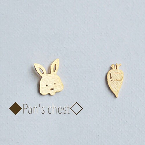 うさぎとにんじんのアシンメトリーピアス ピアス ◇Pan's chest◇ 通販