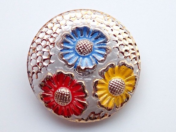 チェコのボタン　３輪の菊　３色 1枚目の画像