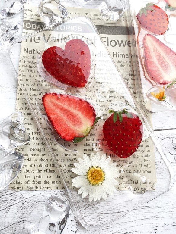 苺のしずく iPhoneケース   スマホケース strawberry 1枚目の画像