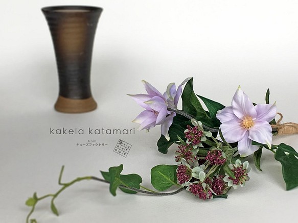 花 365にち ちょこっとブーケ 鉄線と紫の野の花 フラワー リース Kakela Katamari 通販 Creema クリーマ ハンドメイド 手作り クラフト作品の販売サイト